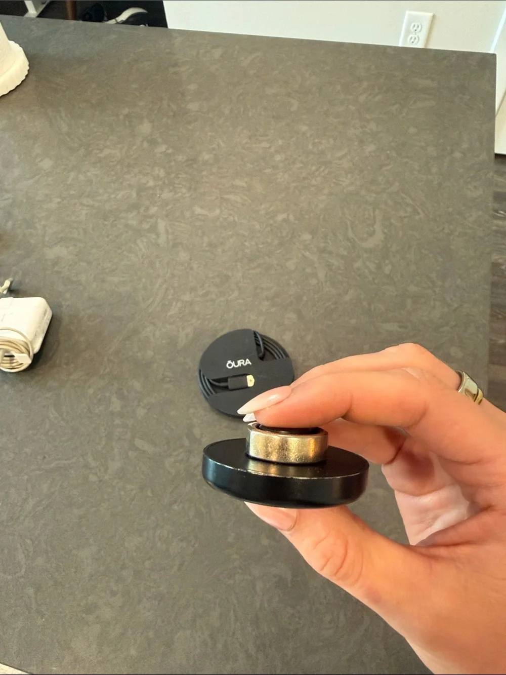Oura Gen3 Size 8 with Charger